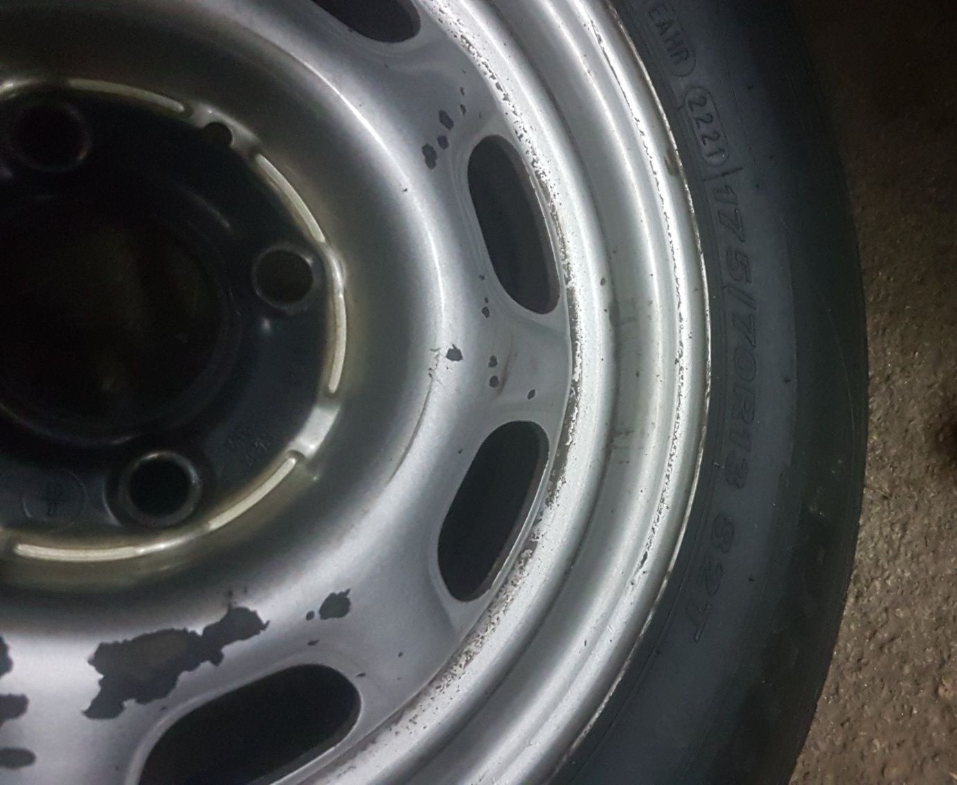 Pneus e jantes 175/70 R13