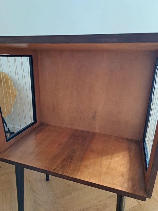 Szafka vintage na wysokich nogach – lata 60./70.