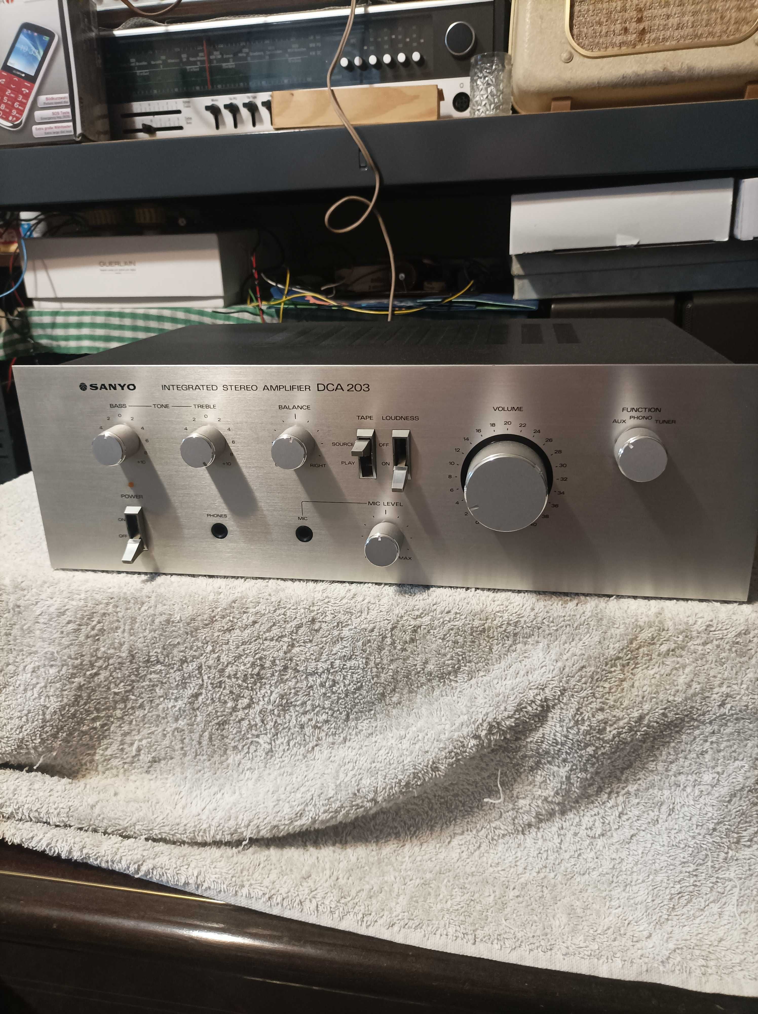 Sanyo DCA 203 wzmacniacz stereo Japan vintage