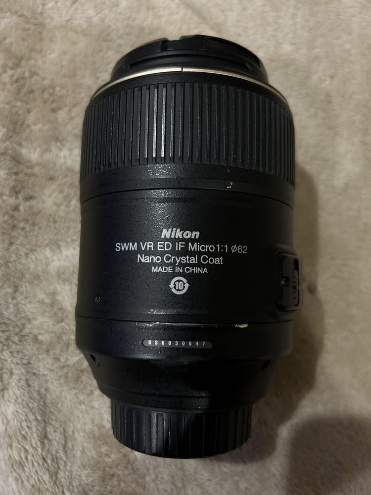 Об’єктив NIKON NIKKOR 105