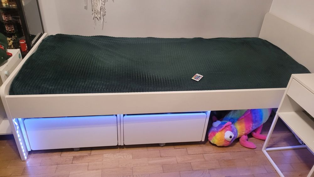 Łóżko IKEA z materacem i schowkiem 380 zł