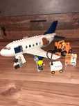 Lego Duplo 7843 lotnisko ogromny samolot CARGO wózek widłowy pilot sam