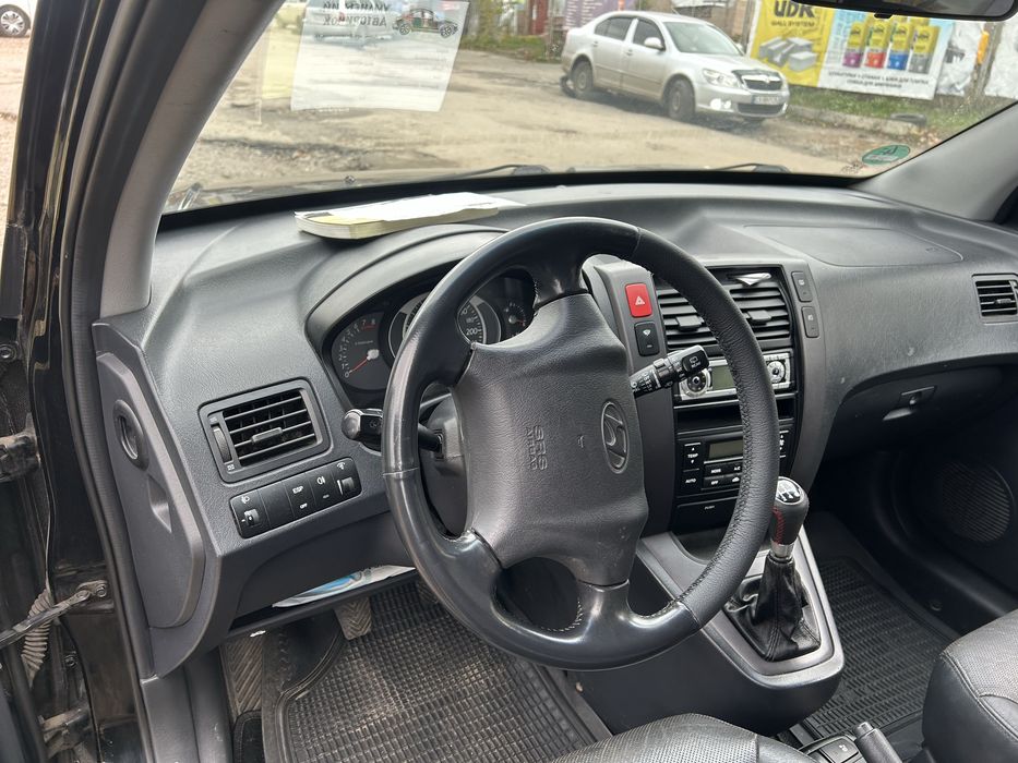 Хундай Туксон 2.0 бензин, механіка,пригнаний з Німеччини,тел.09771963,