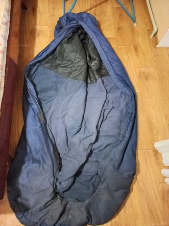 Продам зимний спальный мешок срочно