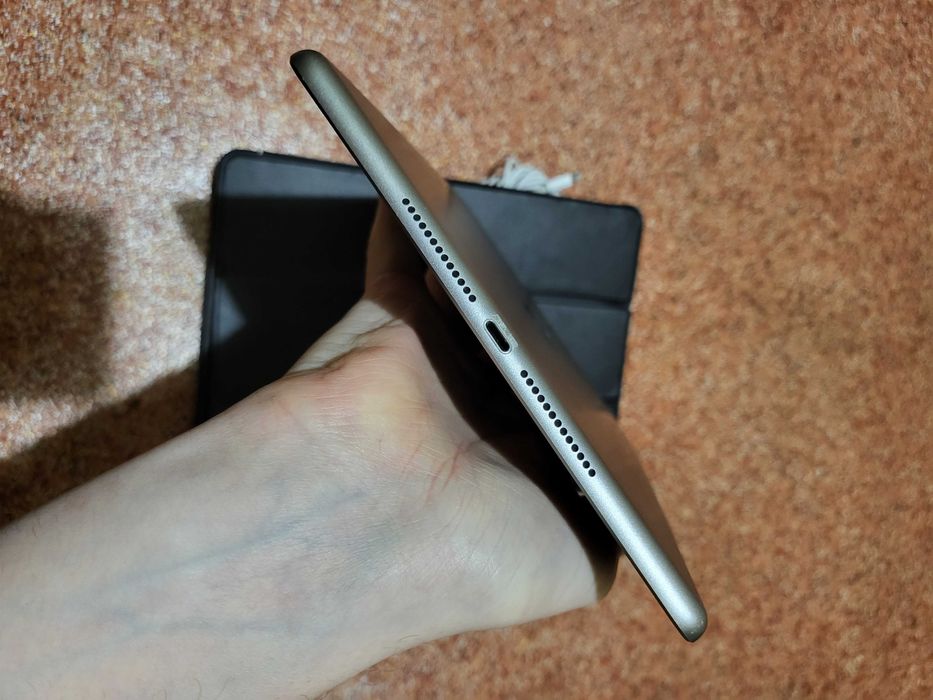 iPad 9.7" 2018 6 generation планшет від Apple на 32 гб