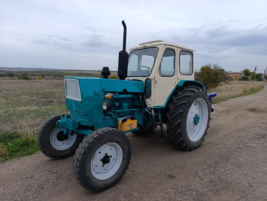 Продам трактор ЮМЗ 6