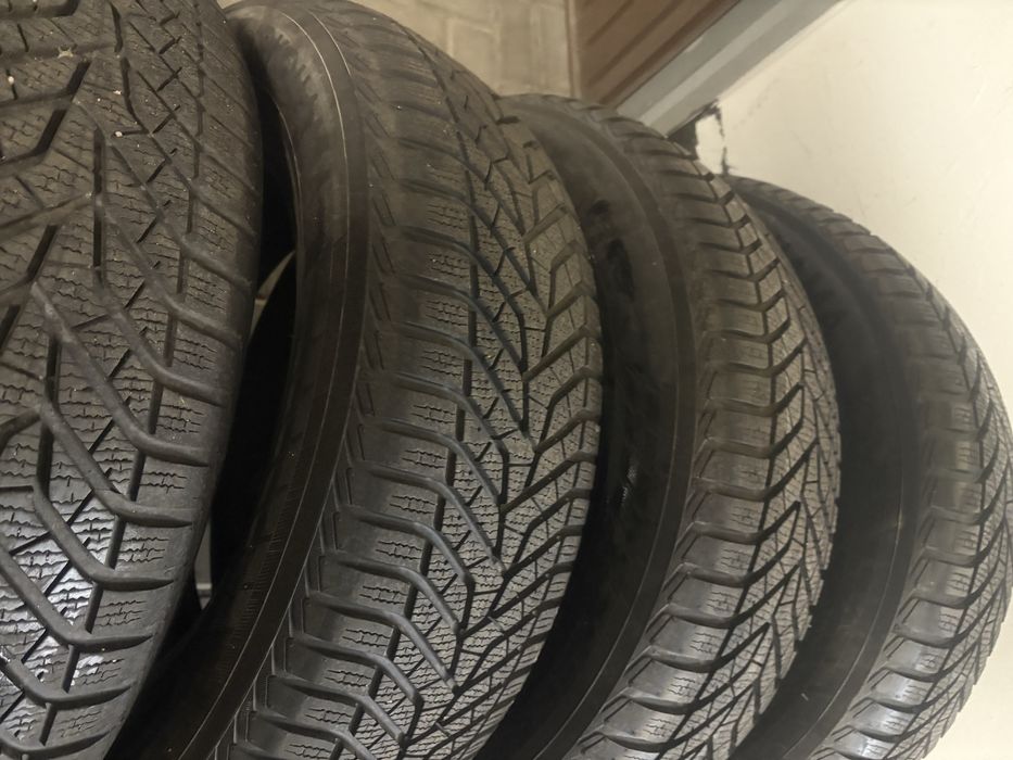 Opony zimowe Yokohama 225 65 R17 Winter BluearthV905 8mm made in Japan