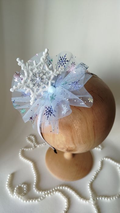 Обручі дівчачі ,сніжинки .зима