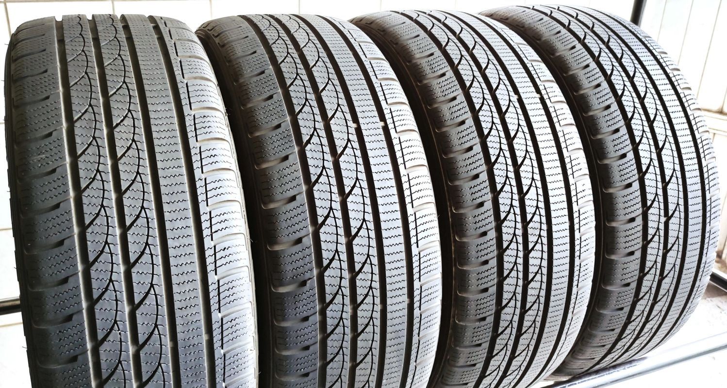 4x 215/45r17 Minerva Ice-Plus S210/91v Jak Nowe