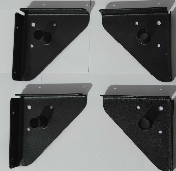 Reforço de canto triangular em aço união entre duas superfícies