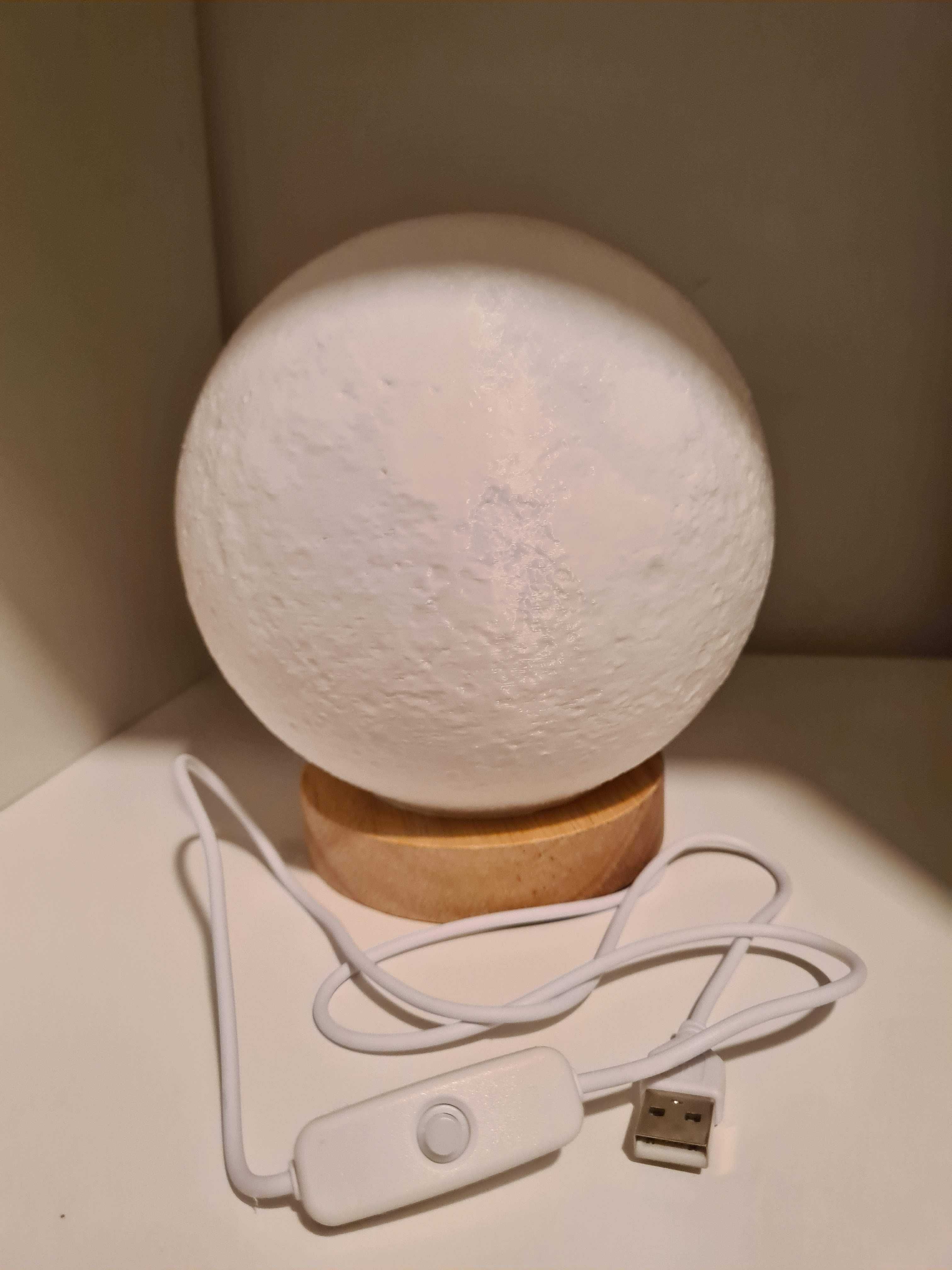 Candeeiro LUA | Iluminação Decorativa e Atmosfera Relaxante
