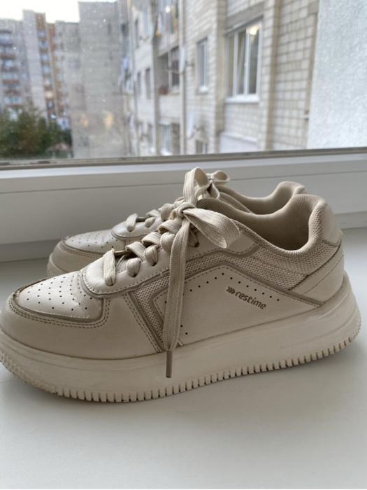 Кросівки жіночі 38 розмір, кросівки на весну/осінь.