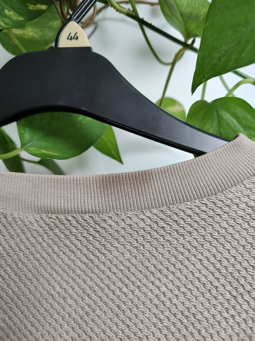 Bluza beżowa z plamką