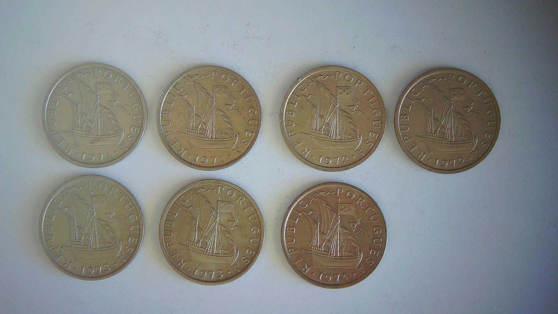 Lote 43 moedas Caravelas. Moedas cupro-niquel de 2,5; 5 ; 10 escudos