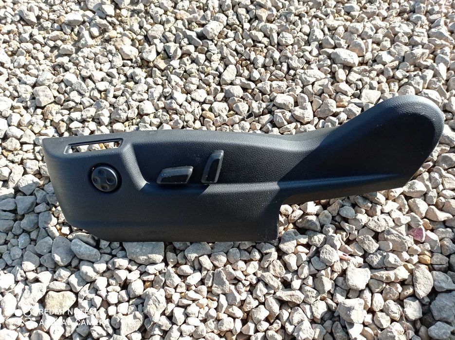 Obudowa fotela z przyciskami SKODA SUPERB lewy przód G4L5