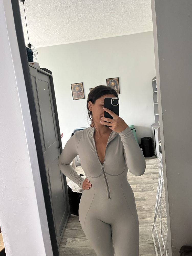 Kombinezon modelujacy