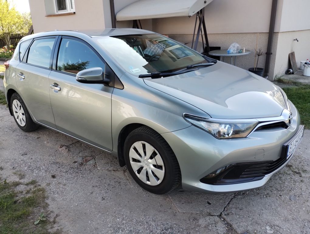 Toyota Auris serwisowana do teraz