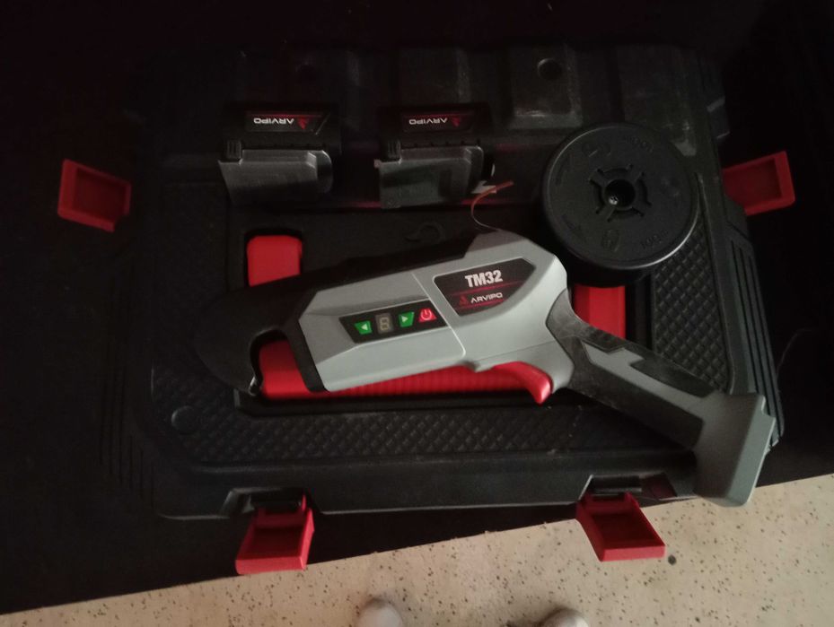 Vendo atadora de videiras eléctrica profissional