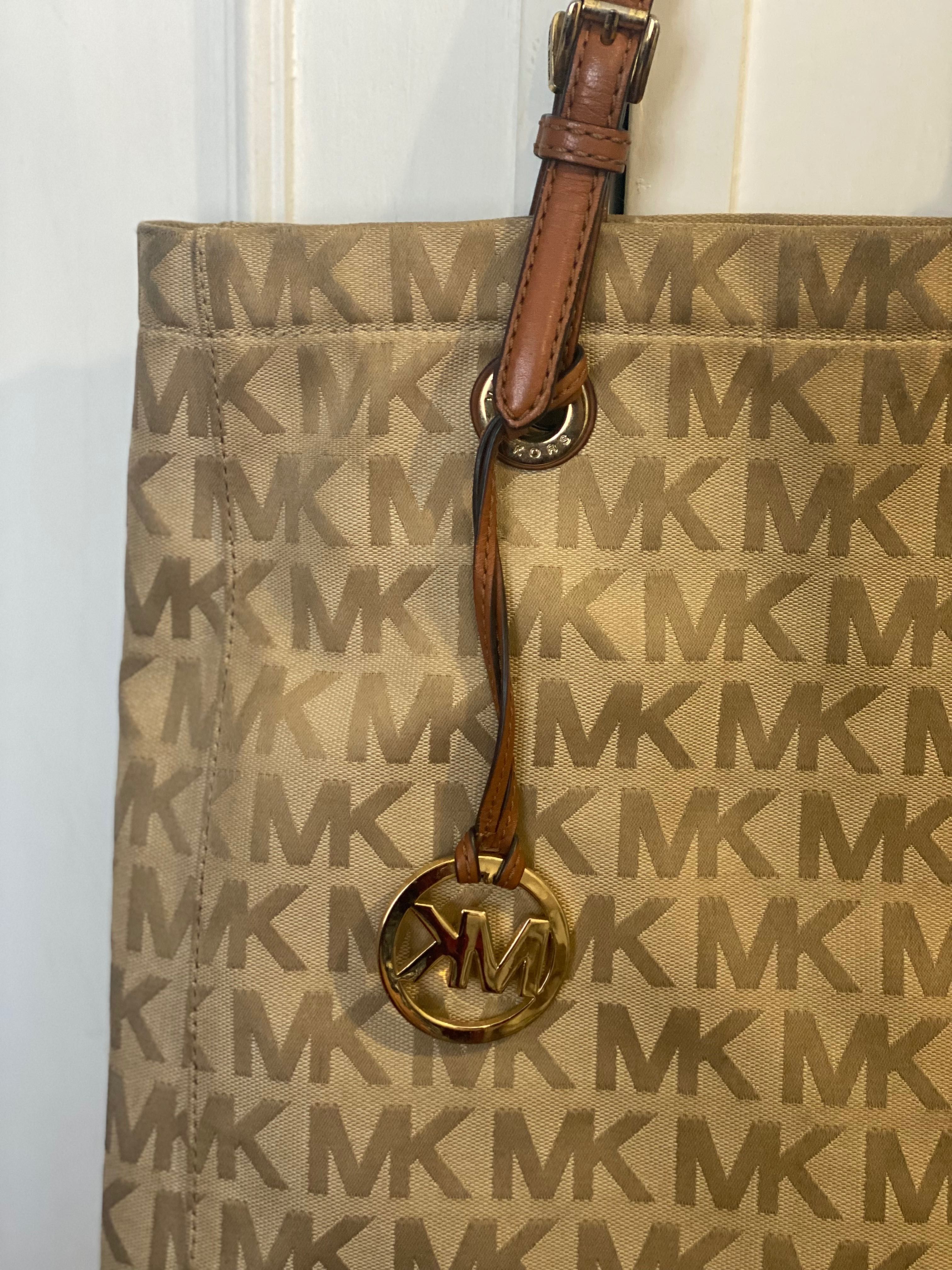 Mala Michael Kors