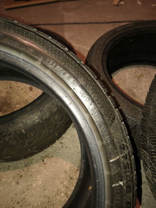 Używane (1 sezon) opony zimowe paxaro 225/40 R18 92V