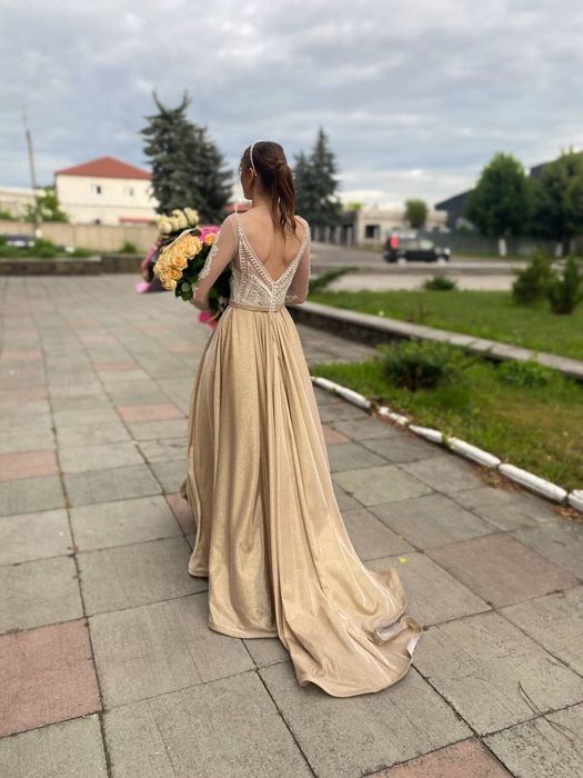 Сукня випускна розміром s, 42 на ріст 174