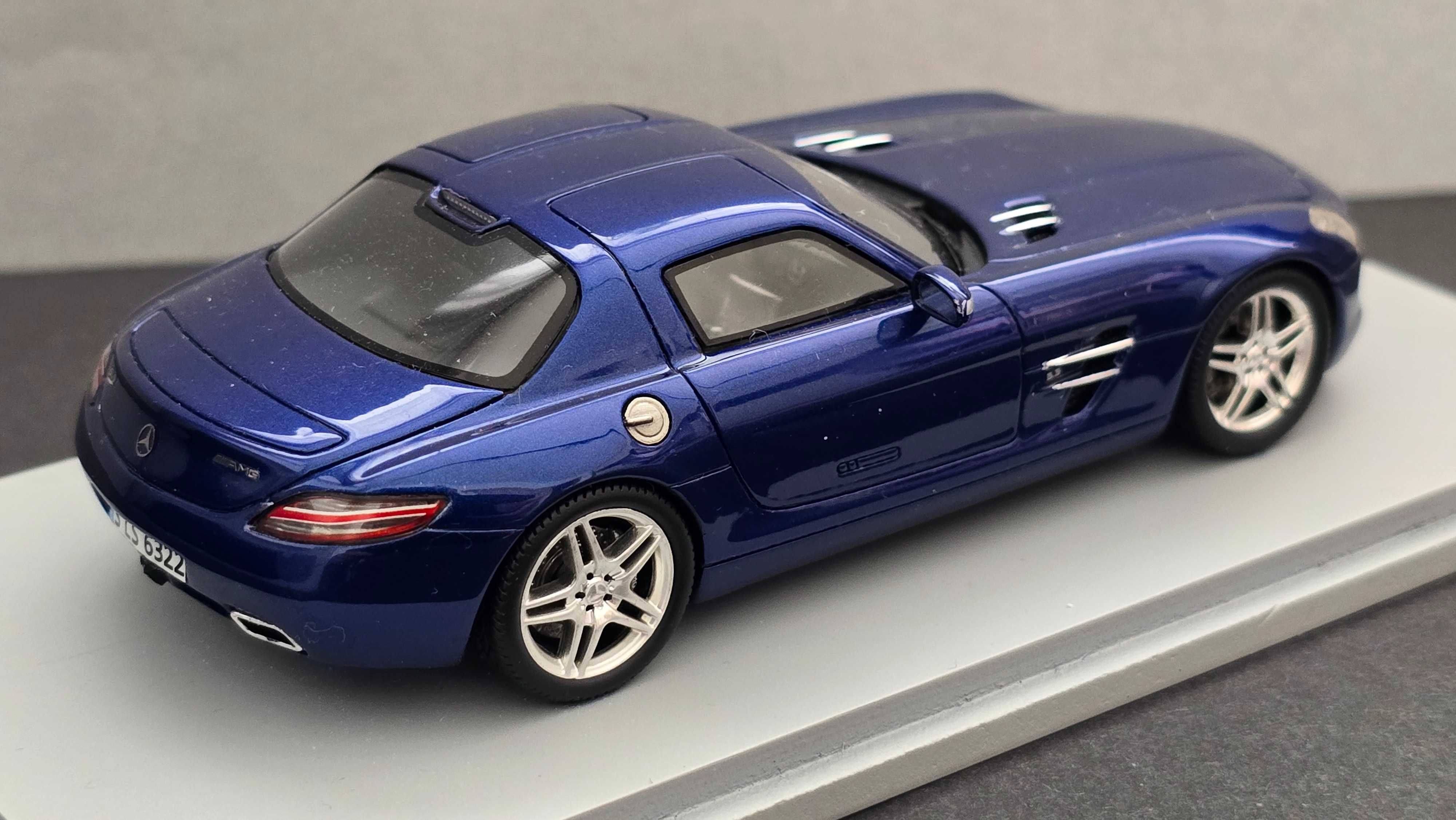 1:43 Spark Mercedes SLS AMG