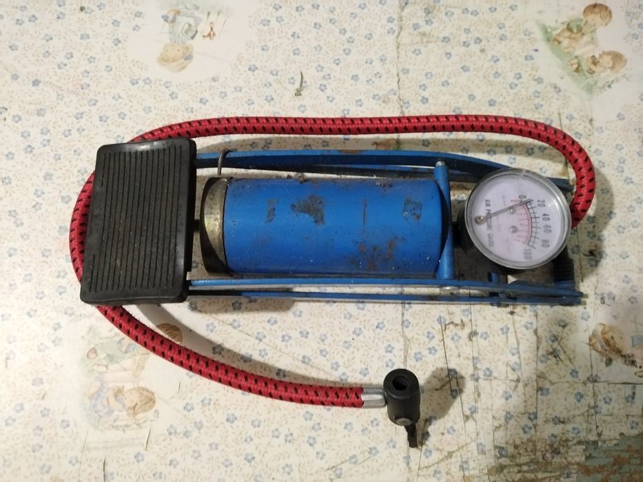 Vendo bomba de ar para carro bom estado