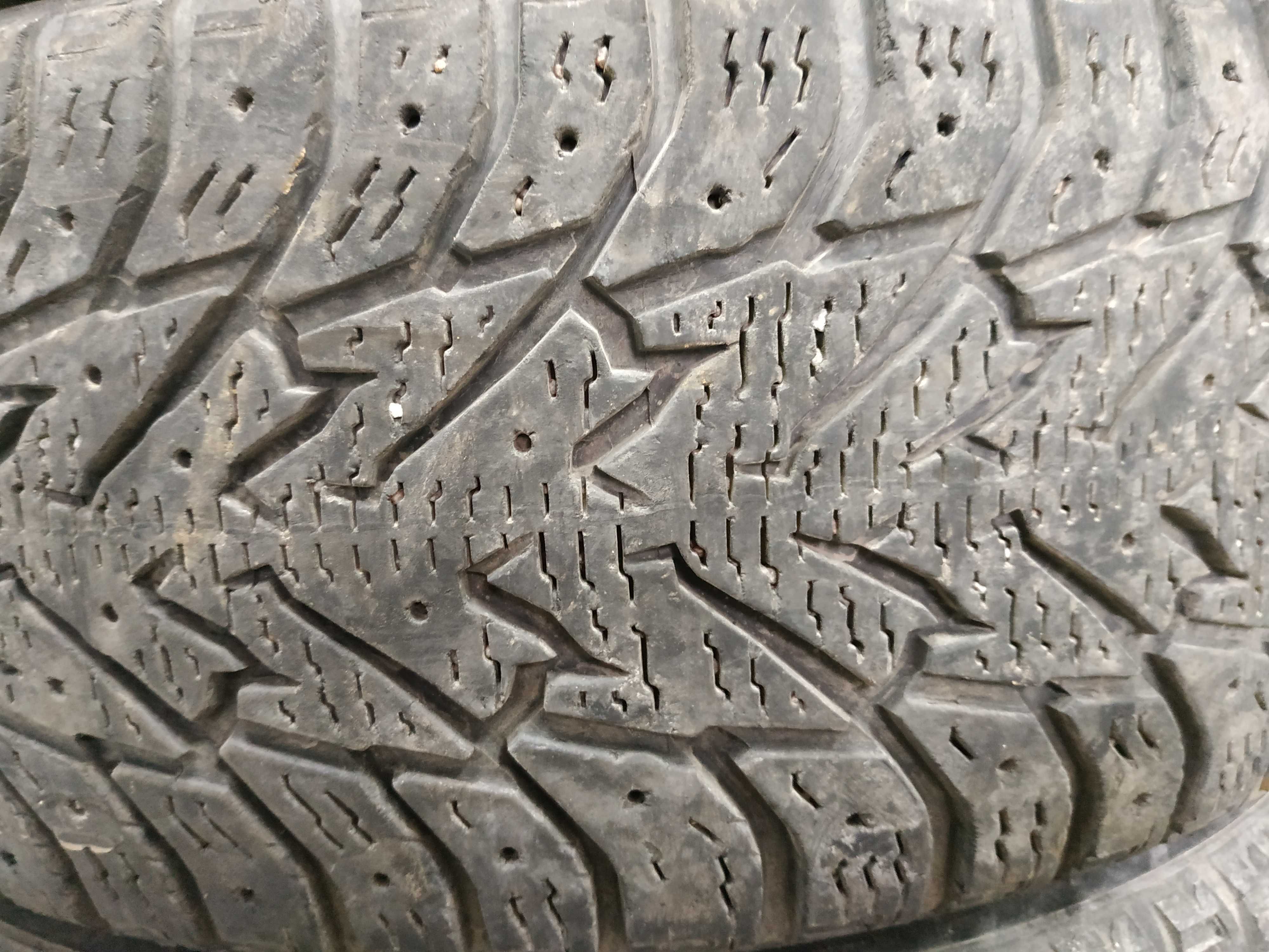 Opony zimowe 195/65R15