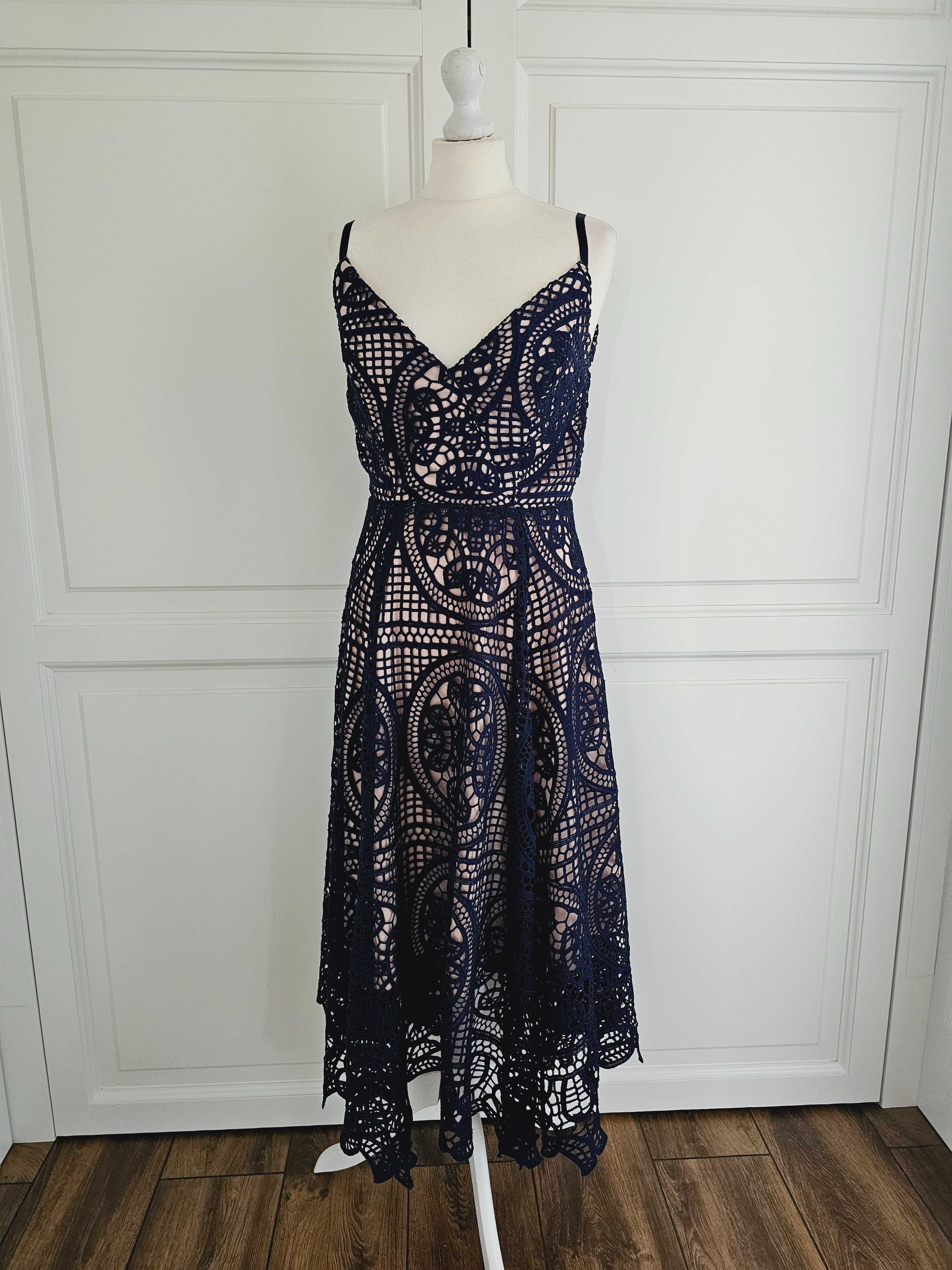 Elegancka sukienka na ramiączkach koronkowa midi  r. 38