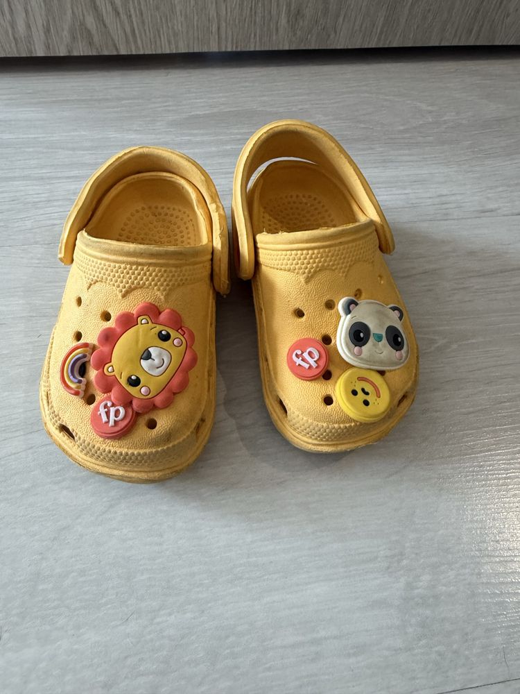 Buciki fisher price r20