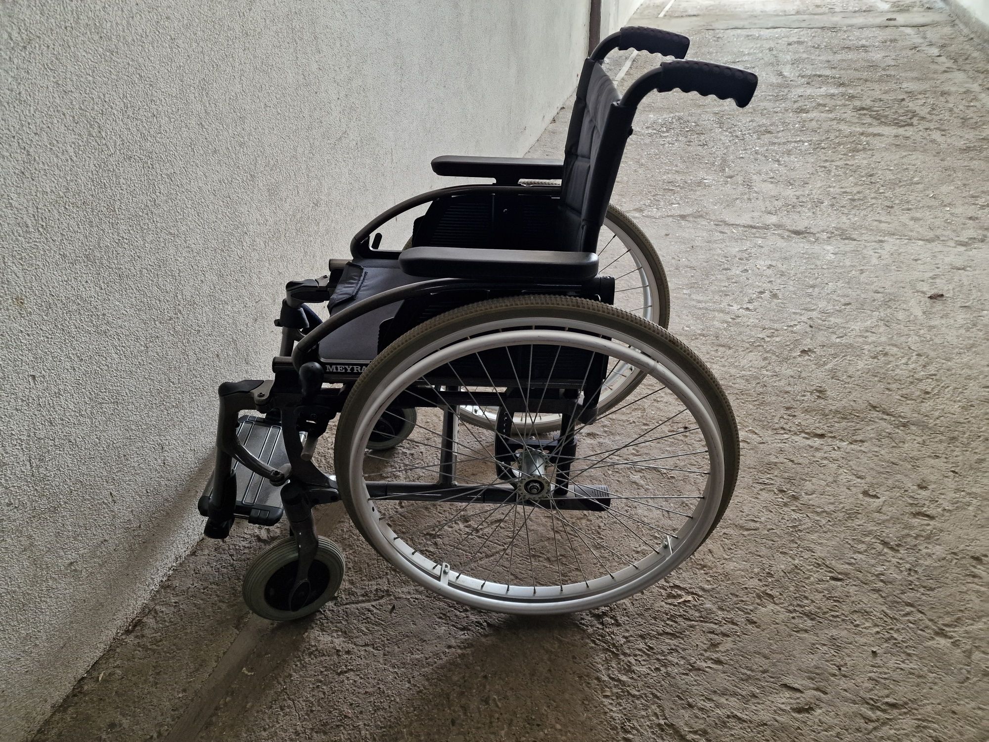 Wózek inwalidzki  Meyra aluminiowy carbon