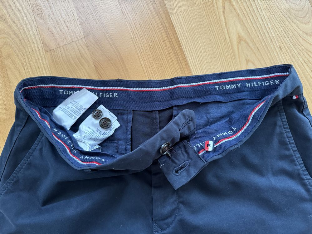 Spodnie Tommy Hilfiger rozmiar 33/34