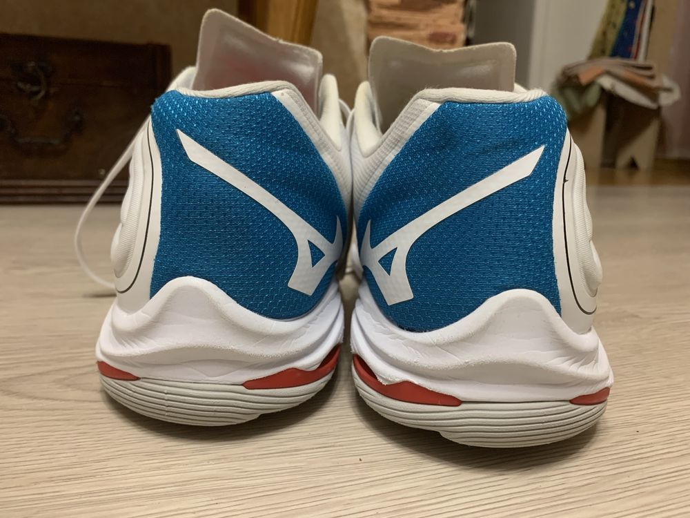 Кроссовки Mizuno Wave Lightning Z6 (44.5р 30см)