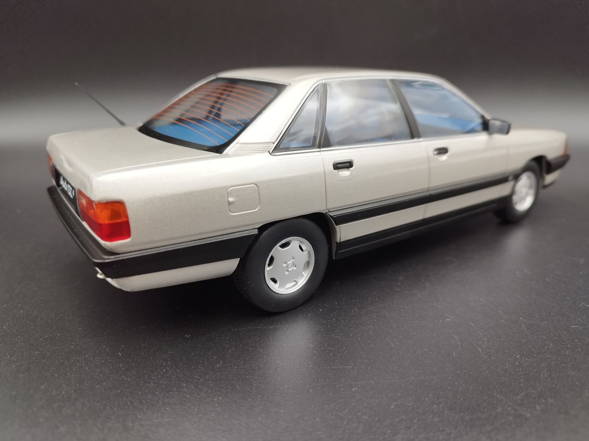 1:18 Triple9 1989 Audi 100 C3 silver  model