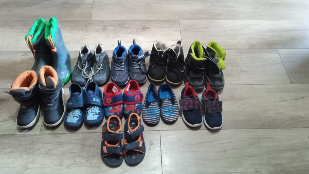 Buty dziecięce rozmiar 23/26 zimowe jesienne i do chodzenia po domu