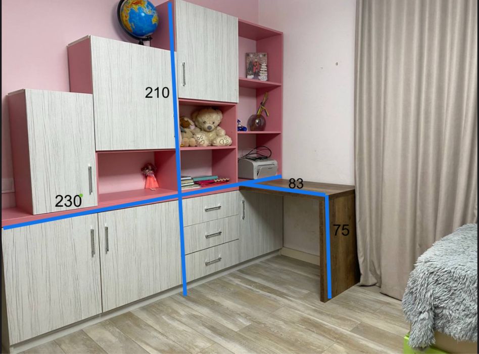 Меблі для дитячої кімнати: шафи, стіл, полиці