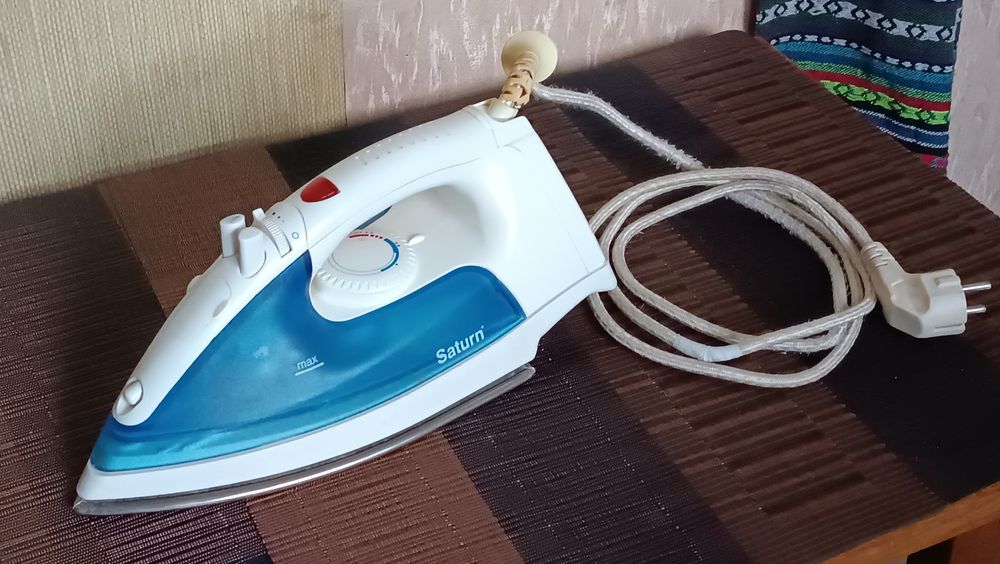 Утюг Saturn ST1107
