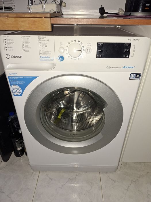 Máquina da roupa Indesit 8kg