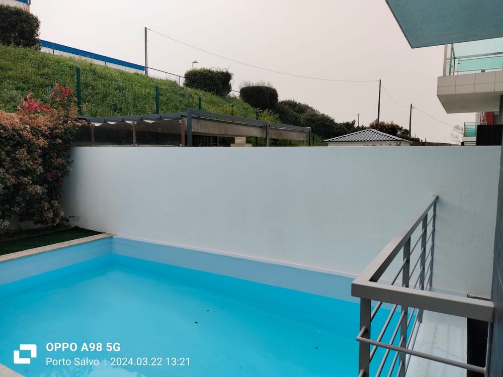 Alugo Moradia com piscina em Vila Fria/ oeiras  em condominio fechado