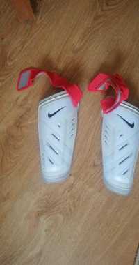 Ochraniacze Nike