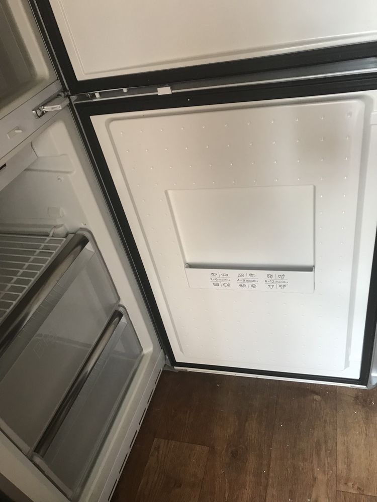 Холодильник Simens KG39NS30