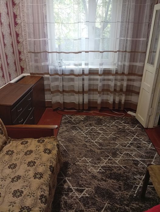 Дім з окремою кухнею та ванною кімнатою