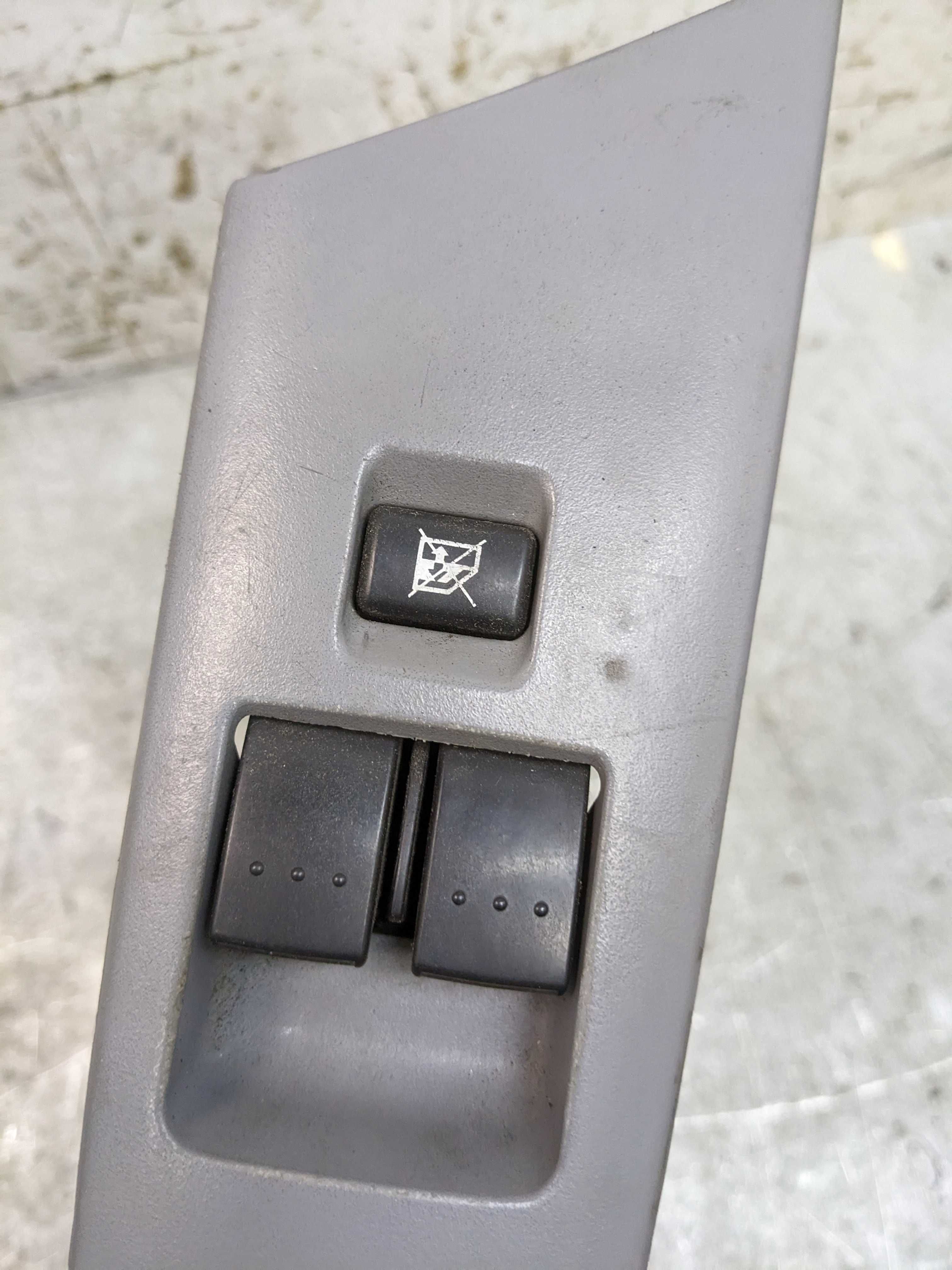 Mazda 3 BK Przełącznik Panel Sterowania Szyb Lusterek Lewy Przód