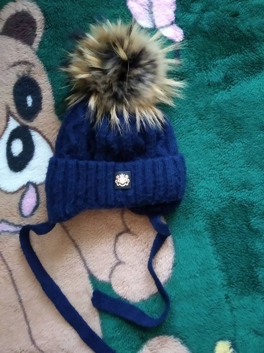 зимняя шапочка с бубоном