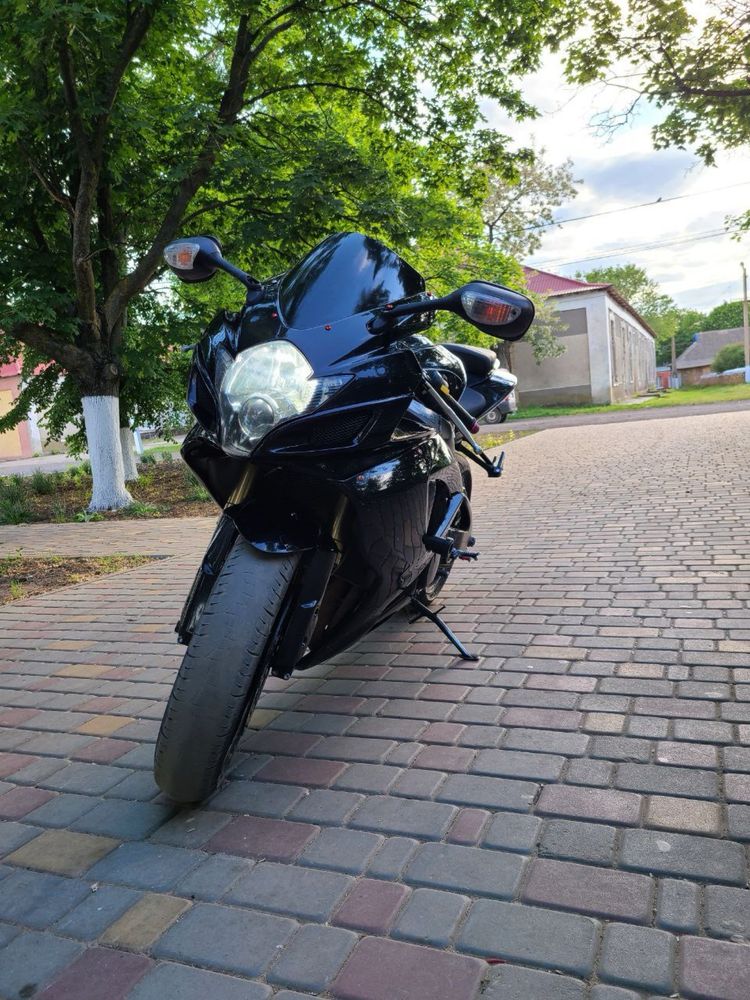Продам мотоцикл suzuki gsx-r750