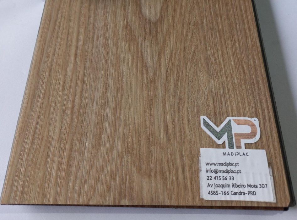 Pavimento vinílico SPC 5mm