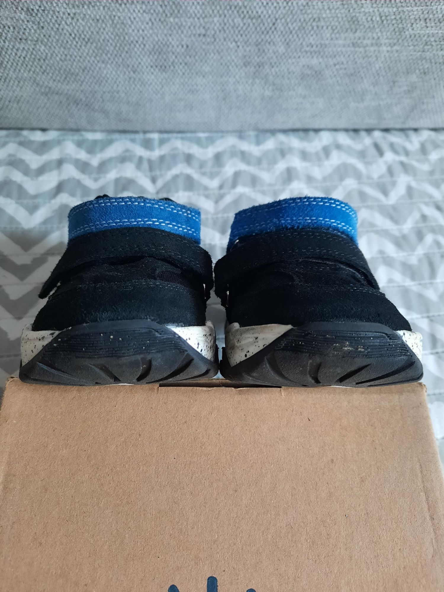 Buty adidasy sneakersy chłopięce Bartek r. 23. Stan idealny
