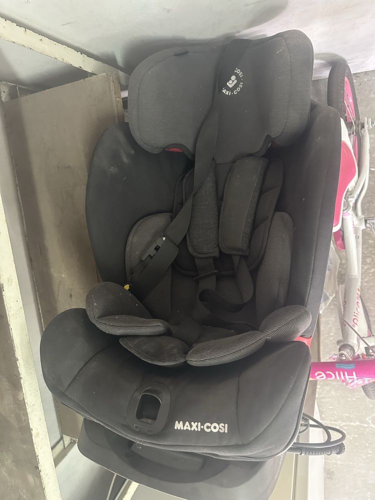 Автокрісло Maxi Cosi Titan Basic Black 9-36 кг.
