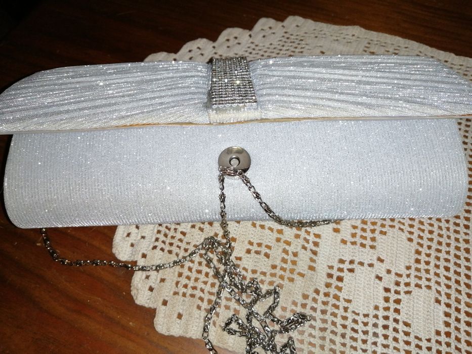 Malinha de cerimonia 5€