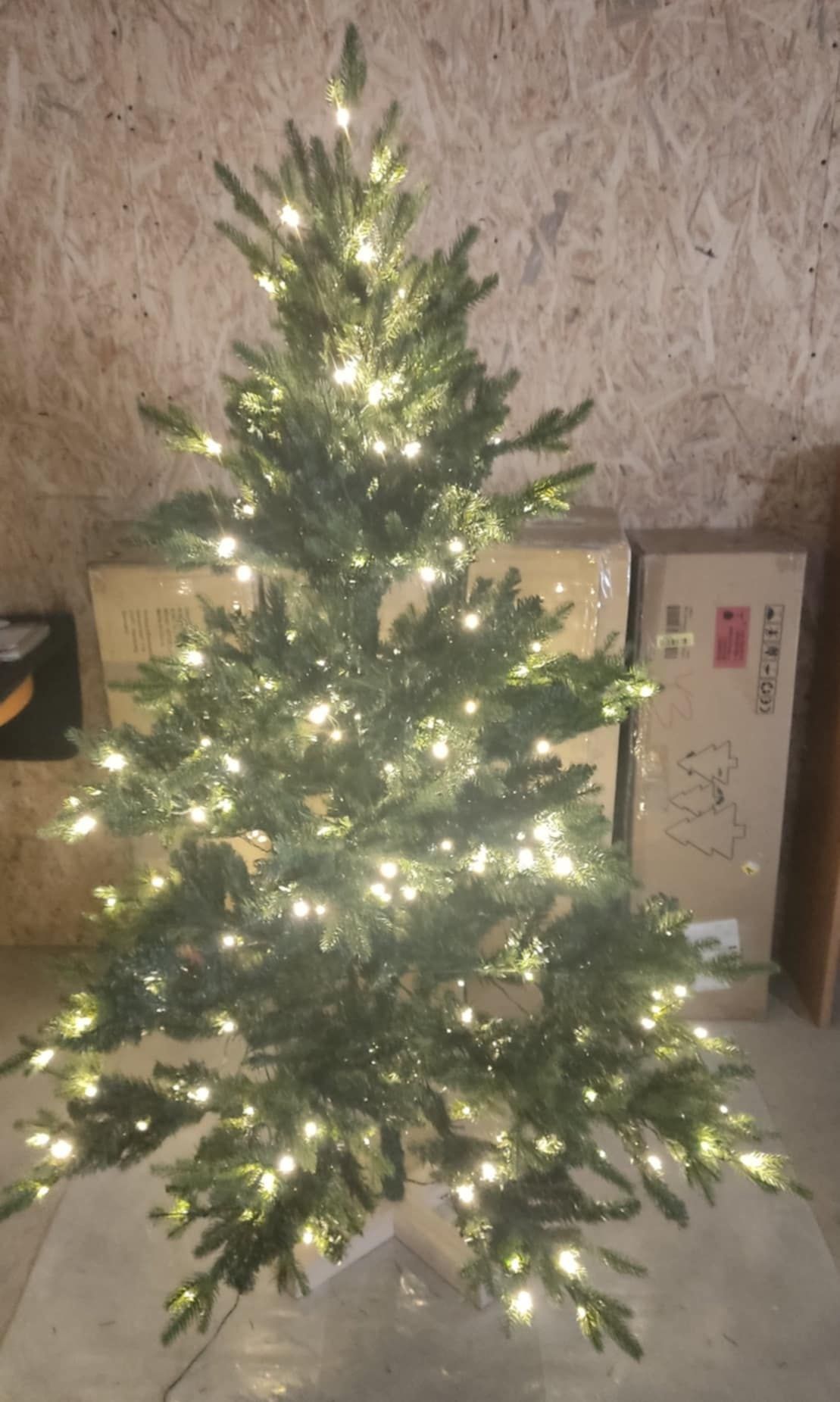 Choinka sztuczna Yorbay 150 cm , jodła z oświetleniem
